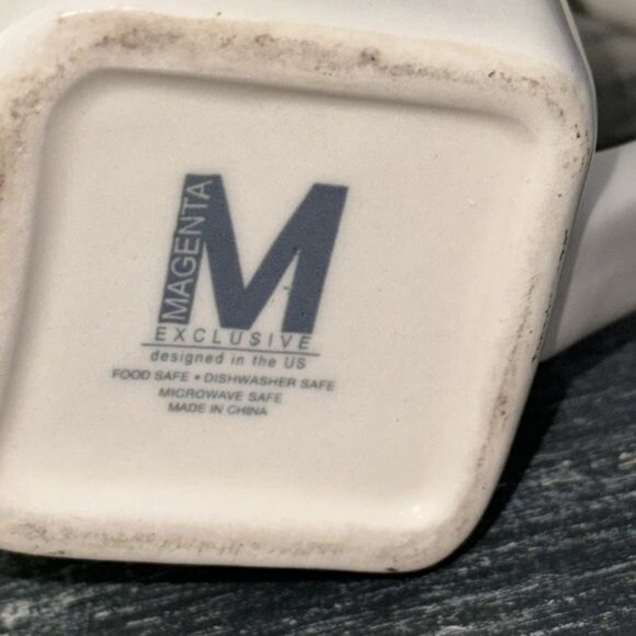 Magenta Exclusive Ceramic "Think Big" Mug With Green Stripes - Picture 3 of 6